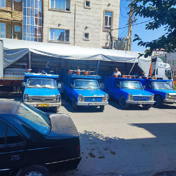 تخلیه بار ایزوگام فراز بام گستر ارومیه در نمایندگی بزرگ محمد علیزاده شهرستان خوی